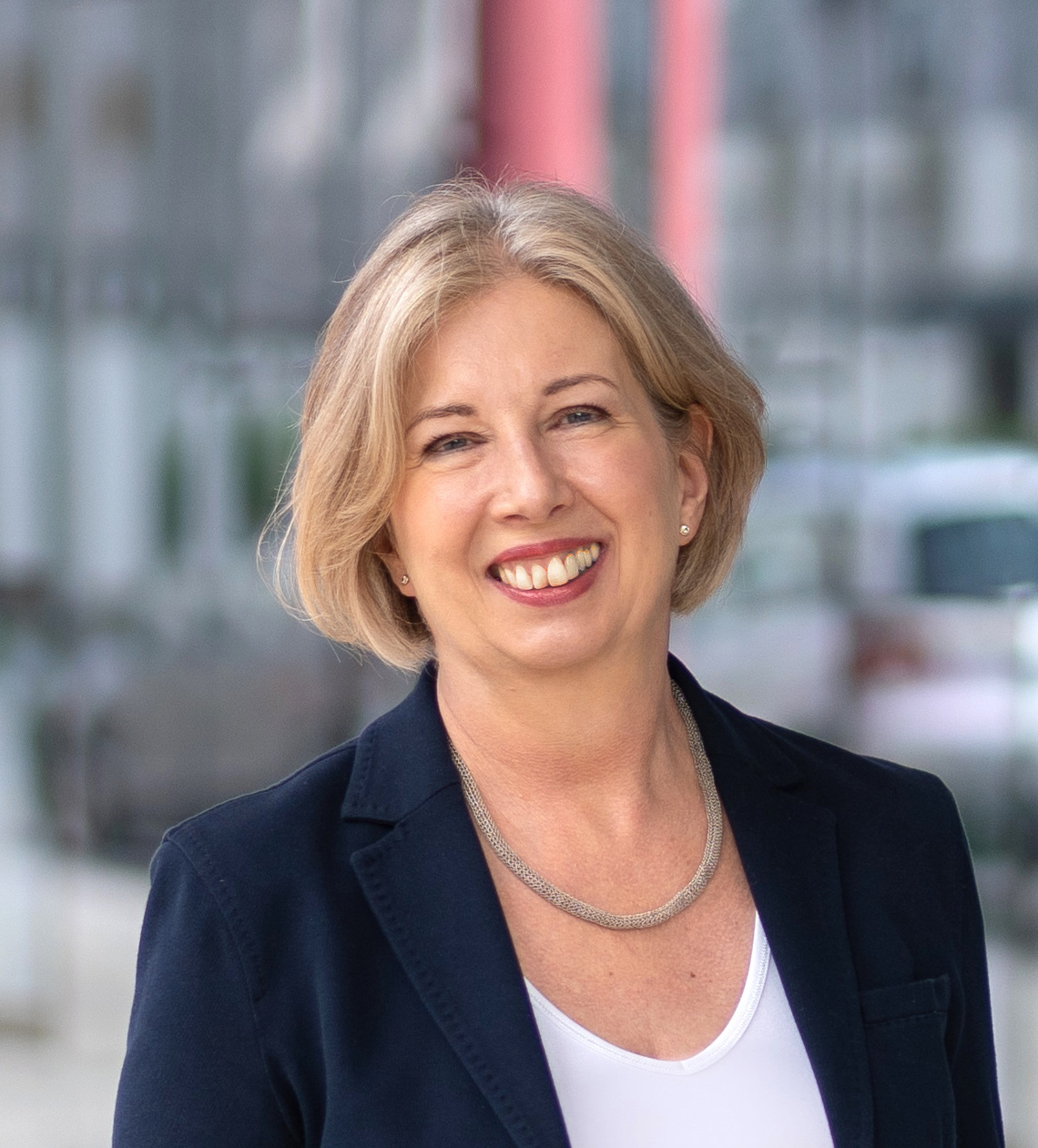 Doris blau Spiegelung Ausschnitt 1